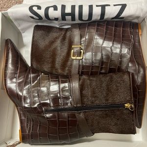 SCHUTZ Pointed-toe wedge booties size 9B excellent condition in box with duster